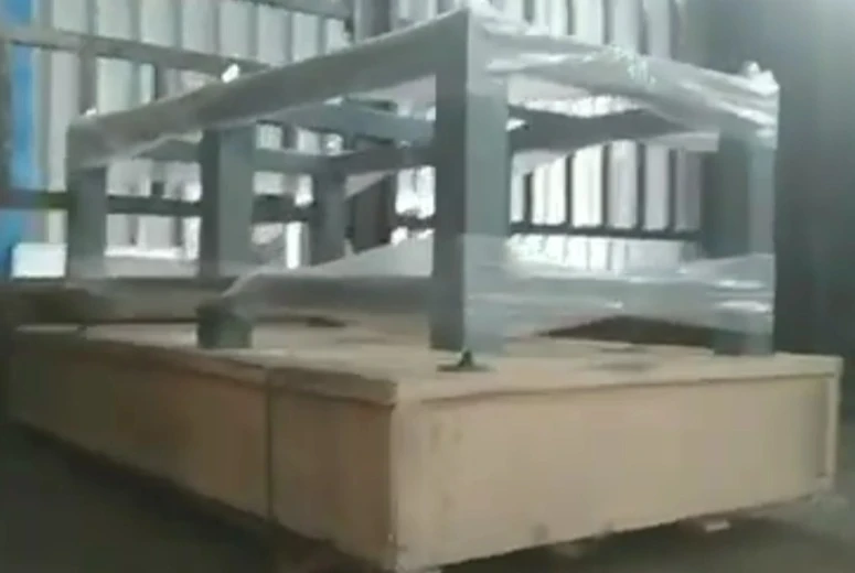Transportoni platformën e granitit dhe mbështetjen